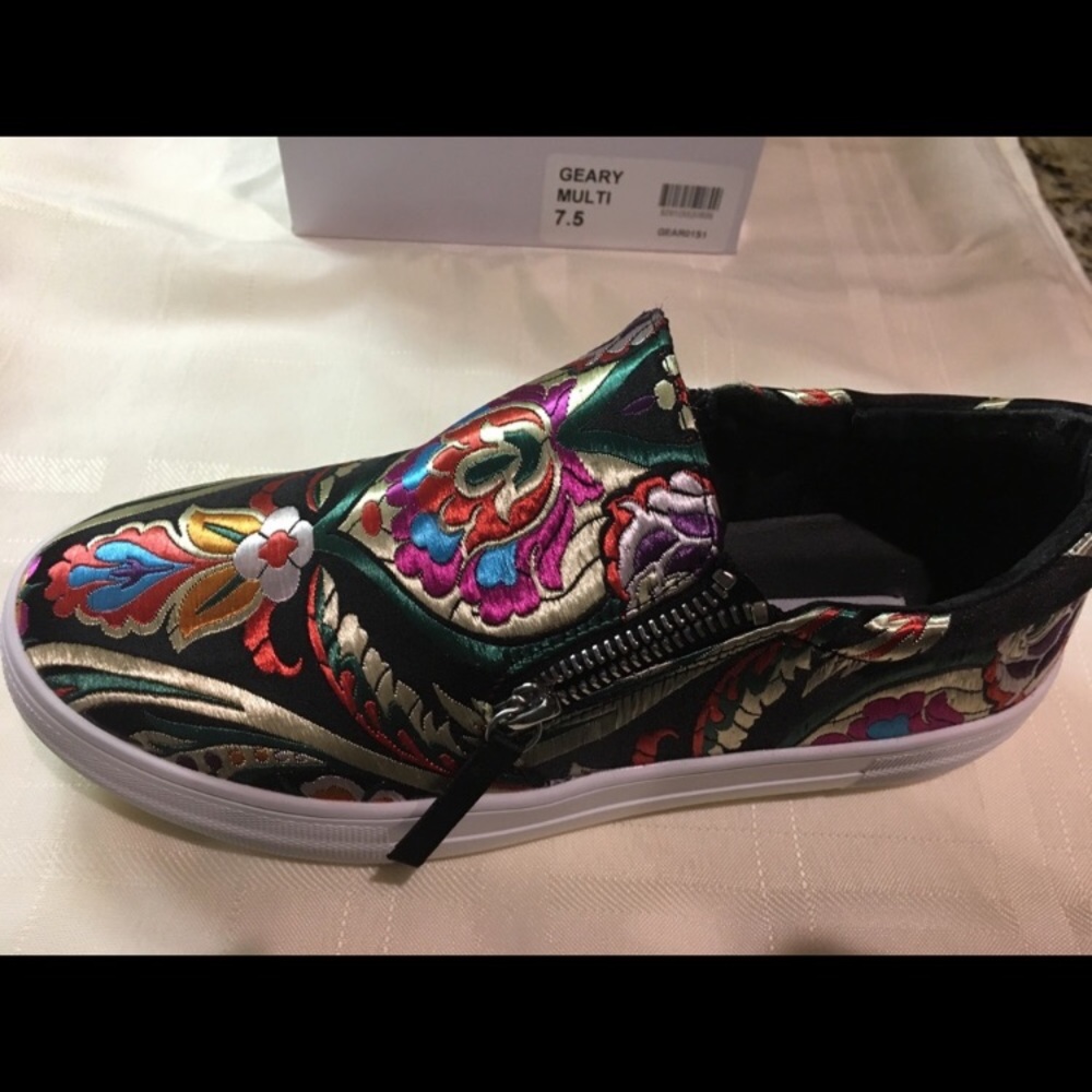 Steve Madden embroidered sneakers